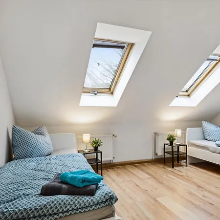 Yourfavoritebed - Moderne Monteurwohnungen In アパートホテル